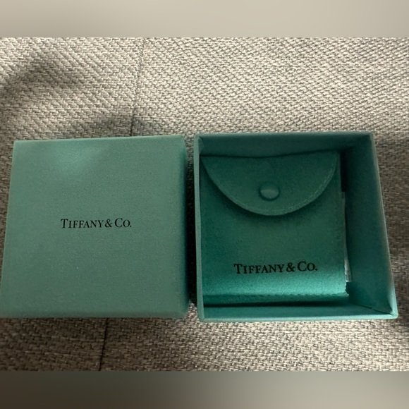 Tiffany & Co. Silver return to Tiffany heart bracelet - Picture 8 of 9